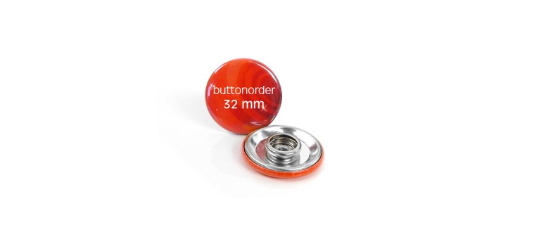 Button mit Druckknopf