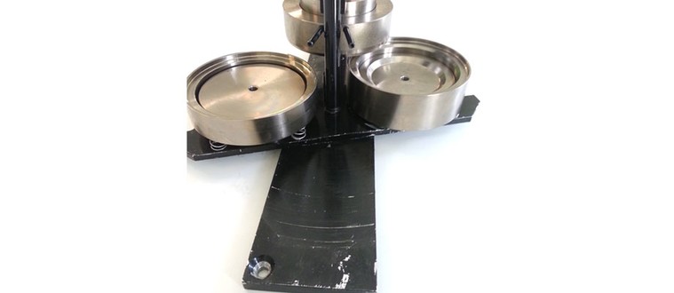 Gebrauchte Buttonmaschine